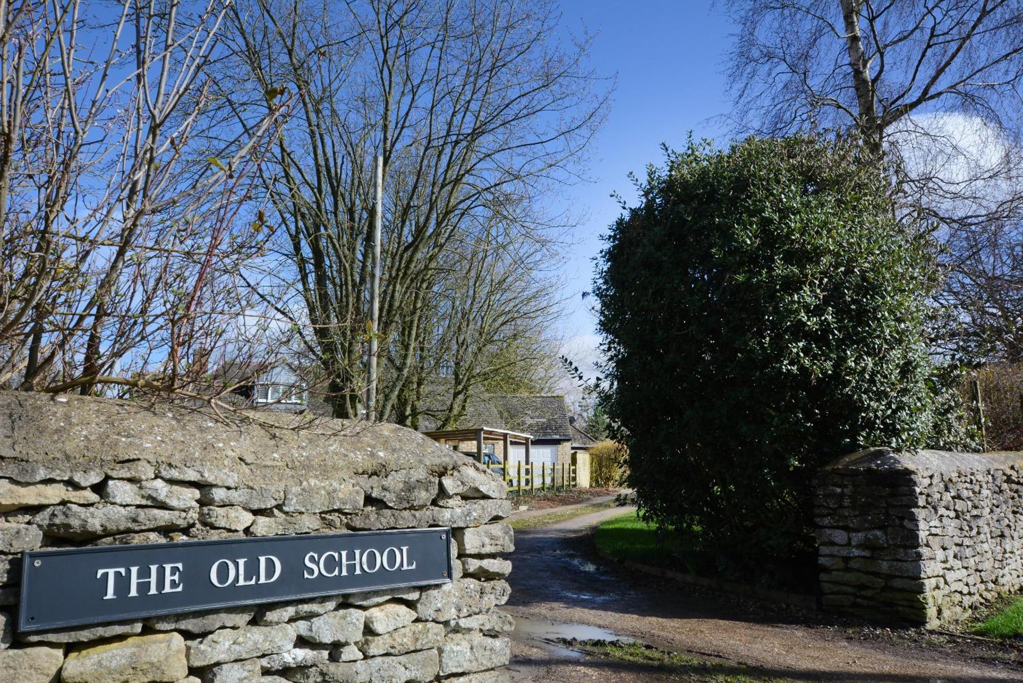The Old School Bed & Breakfast Bicester Exterior photo